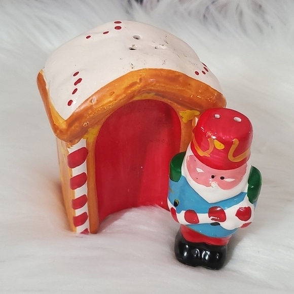 Vintage Christmas Santa Claus Nutcracker North Pole Salt & Pepper Shakers - Picture 15 of 16
